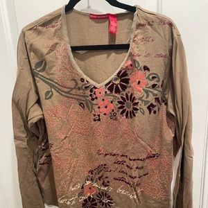New Gloria Vanderbilt tan and burgundy blouse.